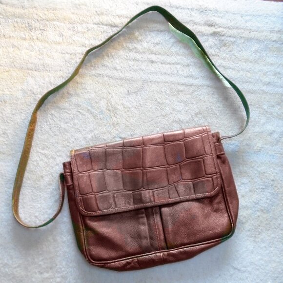 Boho Leather Shoulder Bag is a 70s Vintage Purse - Picture 5 of 12